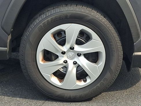 Used 2020 Toyota RAV4 LE w/ All Weather Liner Package AWD/4WD image 8