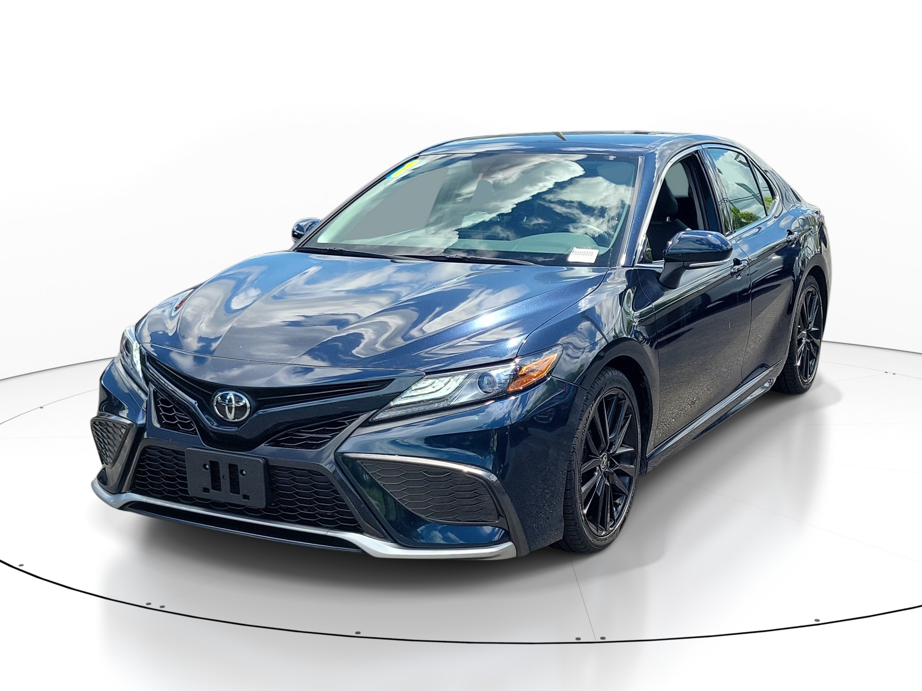 Used 2021 Toyota Camry XSE AWD/4WD image 3