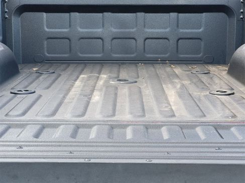 Used 2024 RAM 2500 Tradesman w/ Chrome Appearance Group image 31