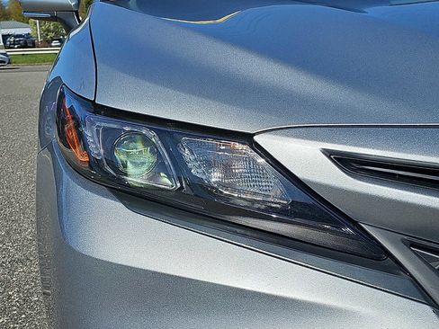 Used 2024 Toyota Camry SE FWD image 9