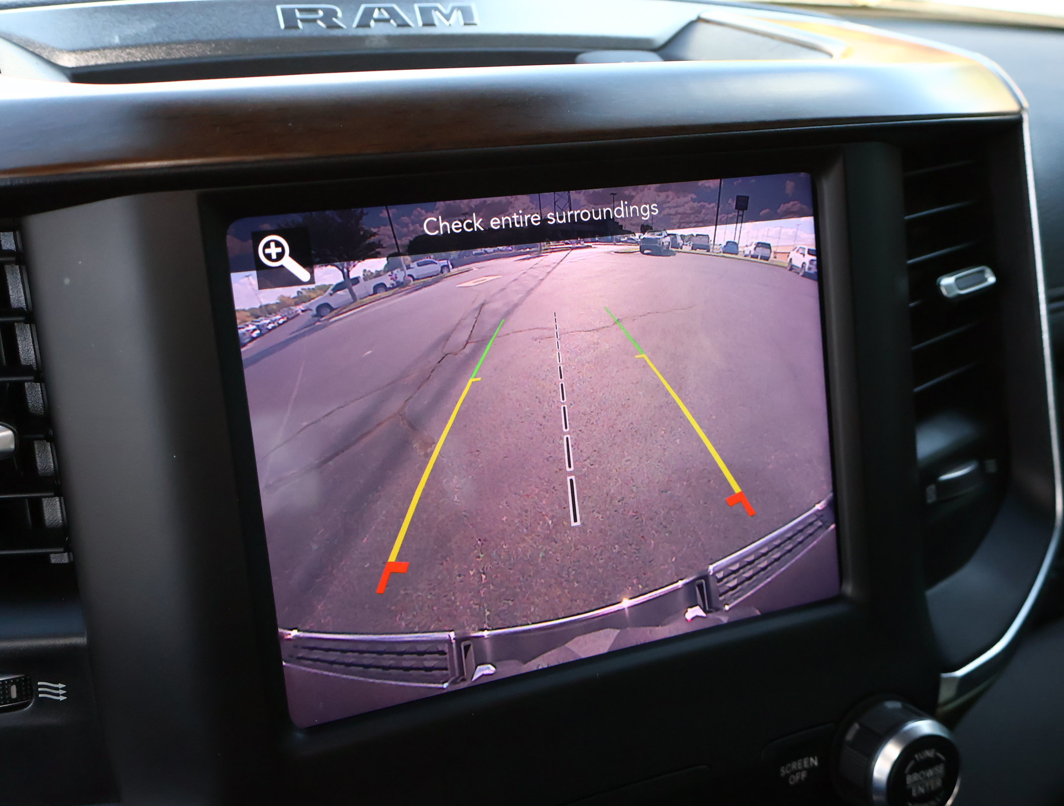 Used 2021 RAM 1500 Laramie AWD/4WD image 5