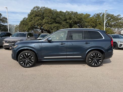 New 2026 Volvo XC90 T8 Ultra w/ Protection Package Premier image 3