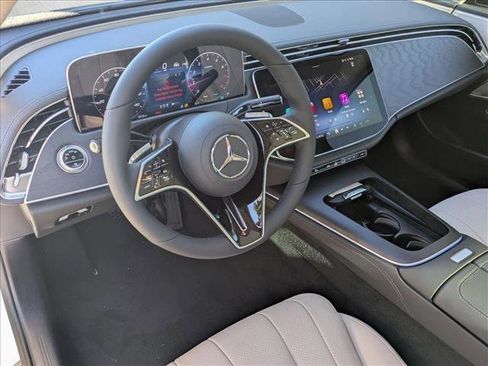 New 2026 Mercedes-Benz E 350 4MATIC Sedan image 3