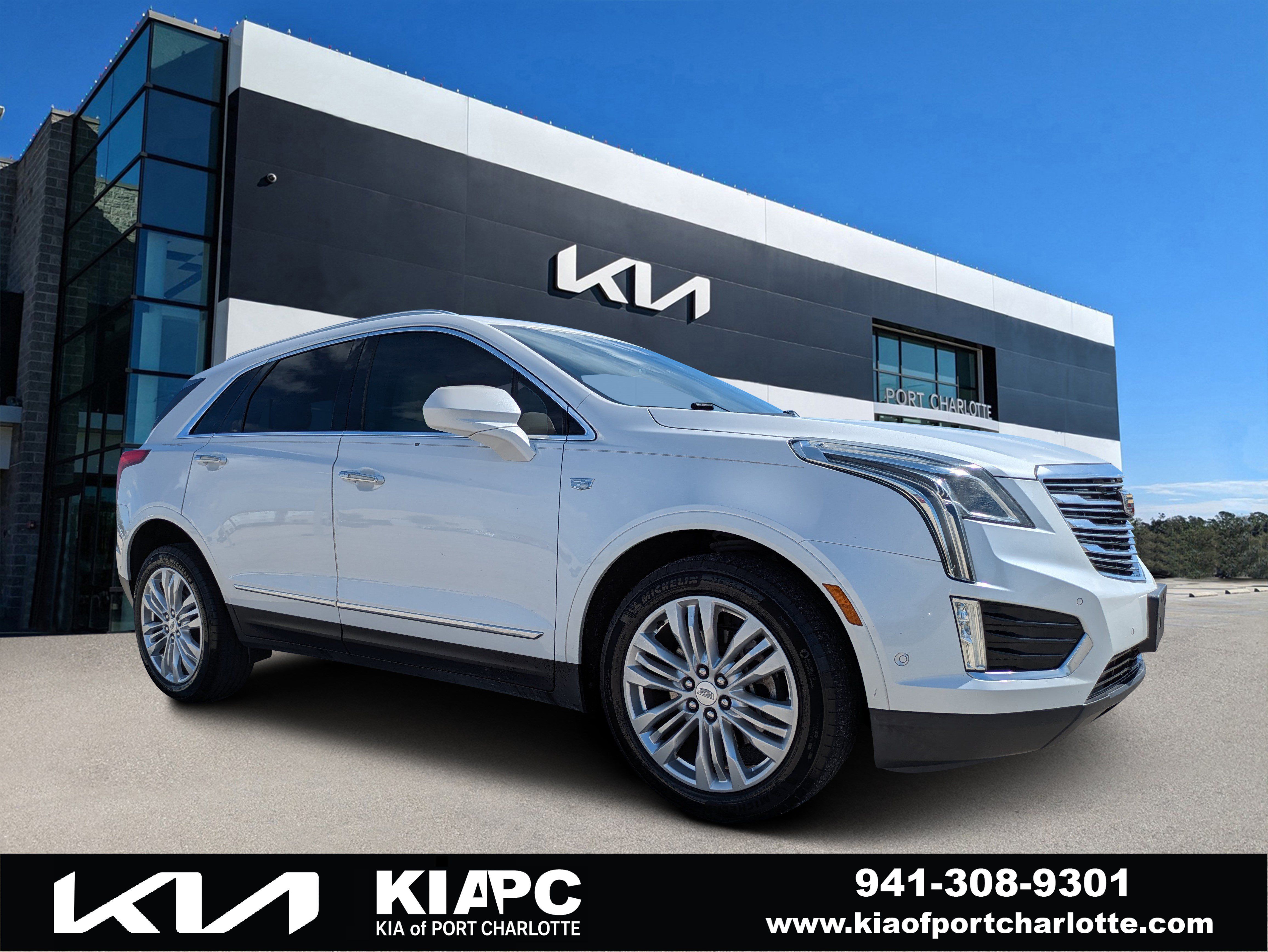 Used 2017 Cadillac XT5 Premium Luxury w/ Driver Assist Package AWD/4WD image 1