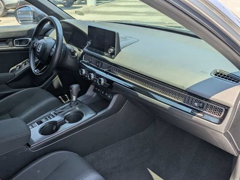 Used 2025 Honda Civic Sport image 29