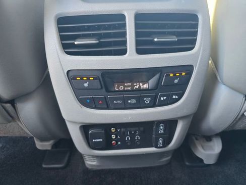 Used 2017 Acura MDX SH-AWD image 16