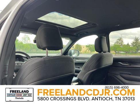 New 2025 Jeep Grand Cherokee L Laredo w/ Luxury Tech Group I image 27