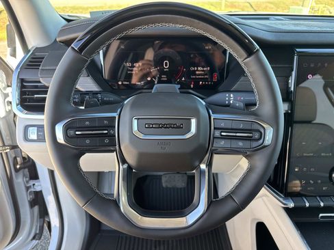 New 2026 GMC Acadia Denali w/ Super Cruise Package image 32