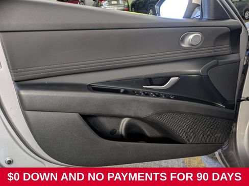 Used 2025 Hyundai Elantra SEL FWD image 11