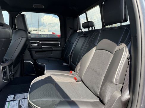 Used 2025 RAM 2500 Laramie AWD/4WD image 18