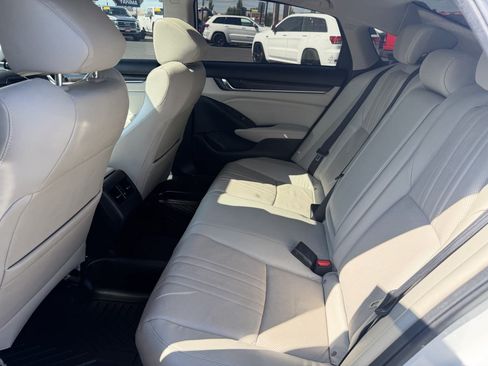 Used 2018 Honda Accord Touring image 11