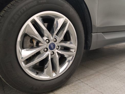Used 2018 Ford Edge SEL AWD/4WD image 31