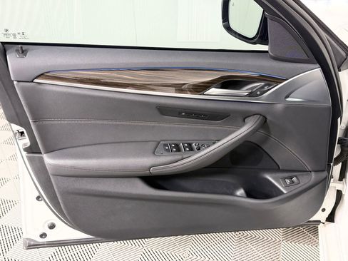 Used 2021 BMW 540i w/ M Sport Package RWD image 12