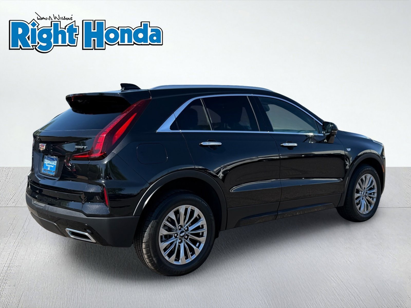 Used 2025 Cadillac XT4 Premium Luxury FWD image 8
