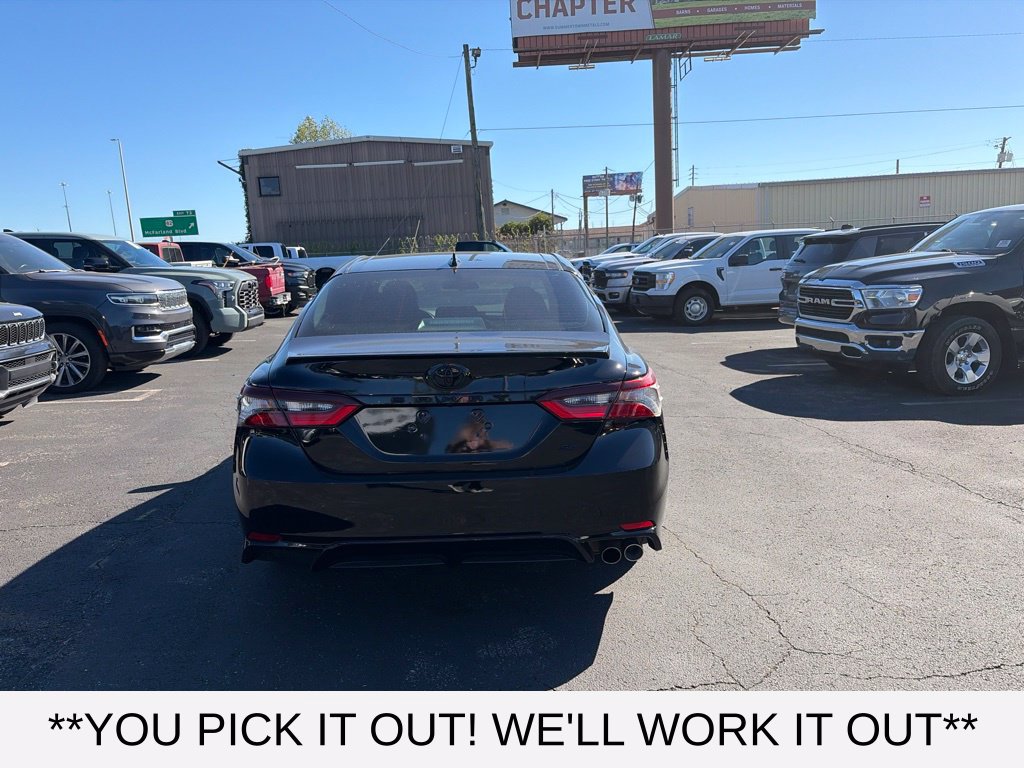 Used 2023 Toyota Camry SE FWD image 5