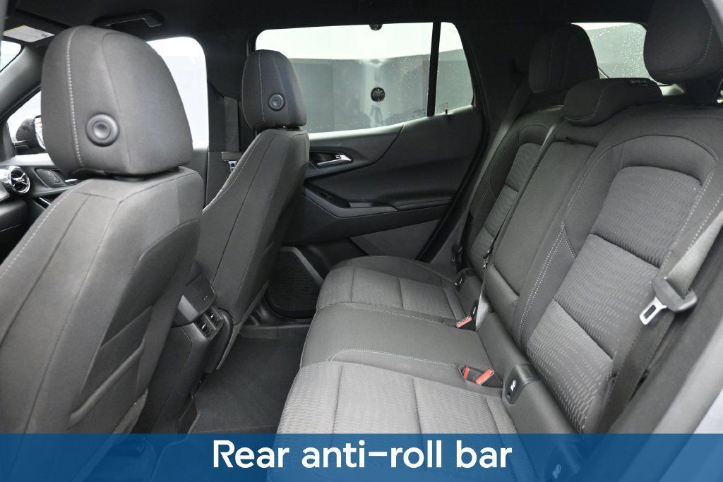 Used 2025 Chevrolet Equinox LT w/ Safety and Technology Package FWD image 13