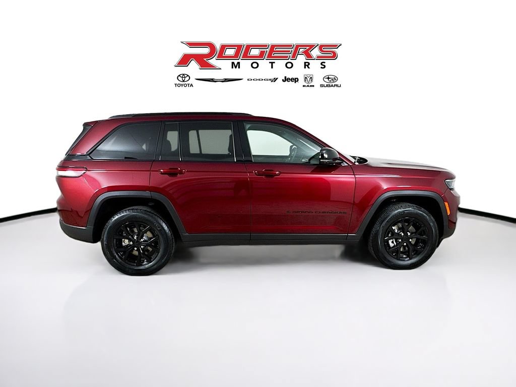 Certified 2025 Jeep Grand Cherokee Altitude AWD/4WD image 9
