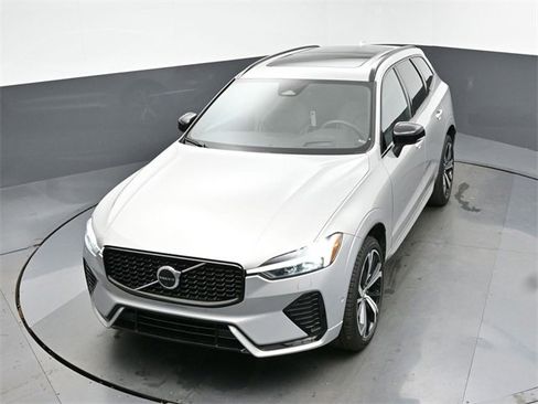 Used 2023 Volvo XC60 B5 Ultimate w/ Climate Package image 47