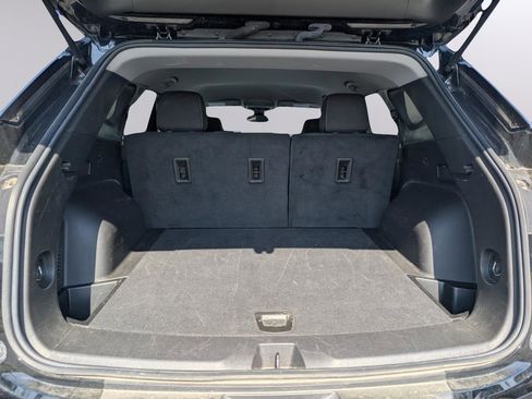 Used 2025 Chevrolet Blazer LT image 32