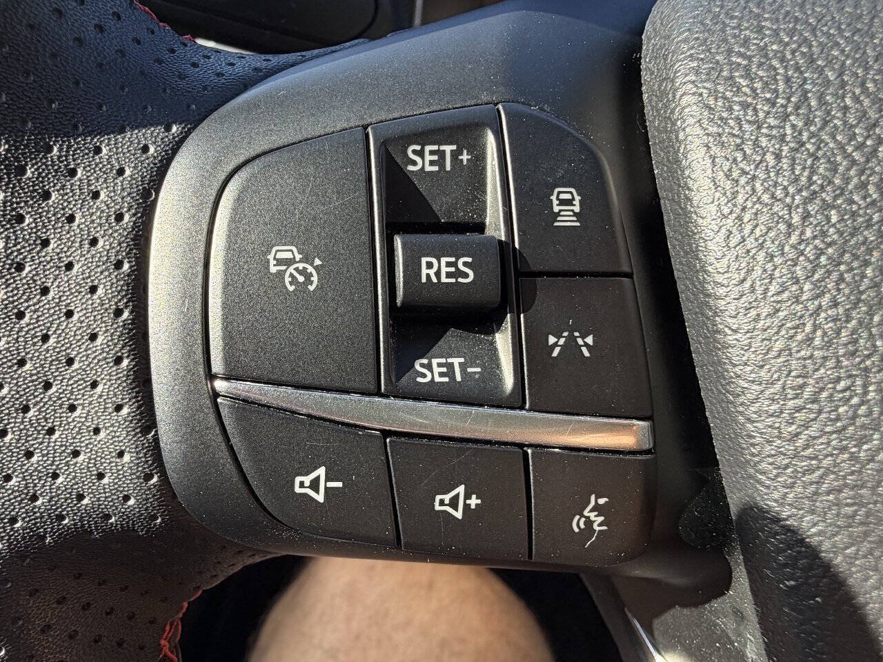 Used 2024 Ford Escape ST-Line w/ Tech Pack #1 FWD image 16