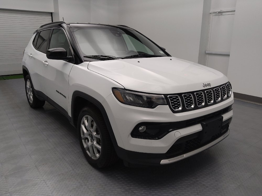 Used 2025 Jeep Compass Limited AWD/4WD image 13