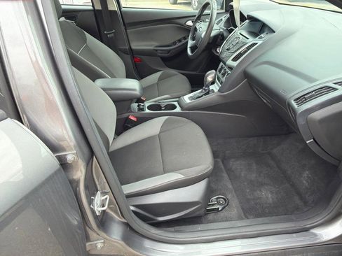 Used 2014 Ford Focus SE FWD image 9
