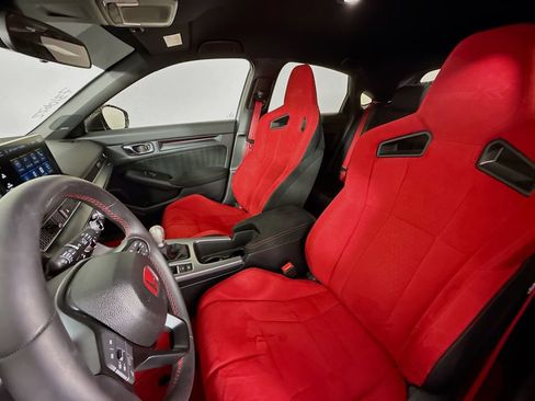 Used 2023 Honda Civic Type R image 11