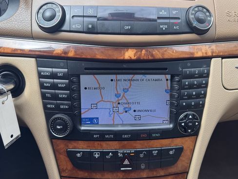 Used 2008 Mercedes-Benz E 350 Sedan image 11