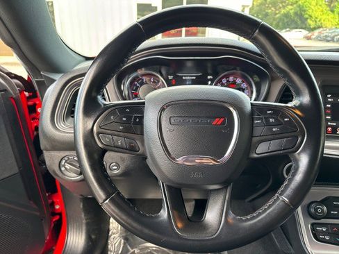 Used 2023 Dodge Challenger SXT image 13