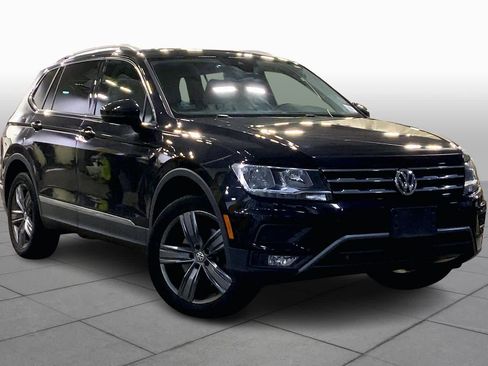 Used 2020 Volkswagen Tiguan SEL image 2