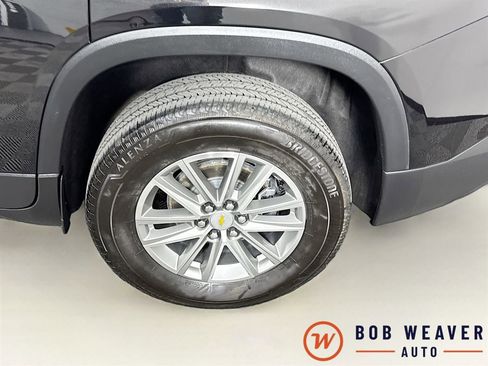 Used 2023 Chevrolet Traverse LT AWD/4WD image 38