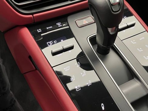 Used 2024 Porsche Macan S image 17