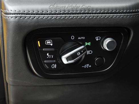 Used 2017 Bentley Bentayga image 10