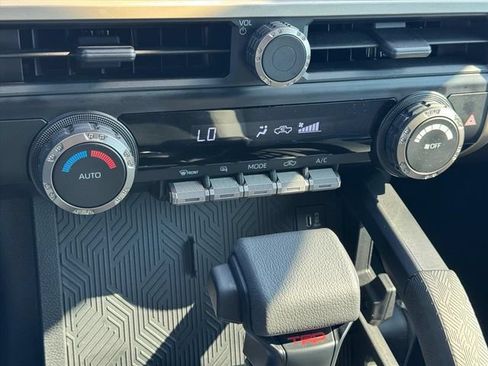 Used 2025 Toyota Tacoma TRD Sport AWD/4WD image 22