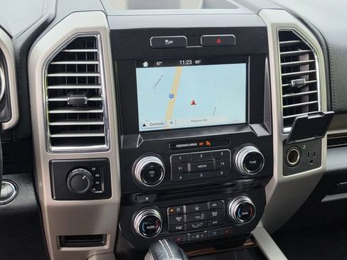 Used 2016 Ford F150 Lariat w/ Equipment Group 502A Luxury image 11