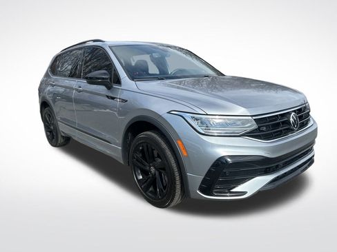 Used 2024 Volkswagen Tiguan SE R-Line image 9