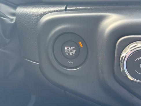 Used 2022 Jeep Wrangler Unlimited Sport AWD/4WD image 13