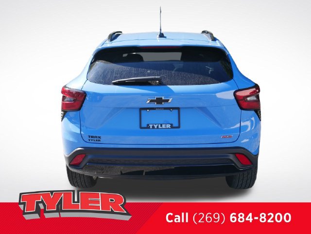 Used 2024 Chevrolet Trax RS w/ Sunroof Package FWD image 7