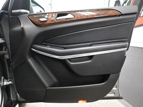 Used 2017 Mercedes-Benz GLS 550 4MATIC image 48