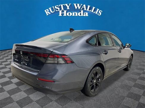 New 2025 Honda Accord SE image 3