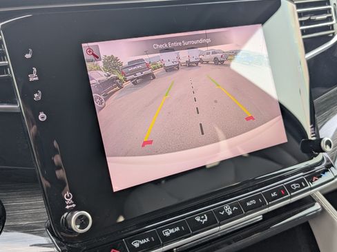 Used 2022 Jeep Wagoneer Series III w/ Rear Seat Video Group 1 AWD/4WD image 21