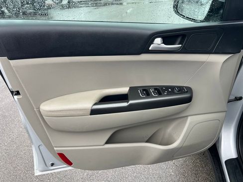 Used 2022 Kia Sportage LX w/ LX FWD Value Edition Package image 15