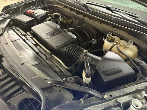 Used 2023 Chevrolet Suburban Premier AWD/4WD image 28