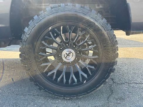 Used 2014 RAM 2500 Tradesman w/ Chrome Appearance Group image 25