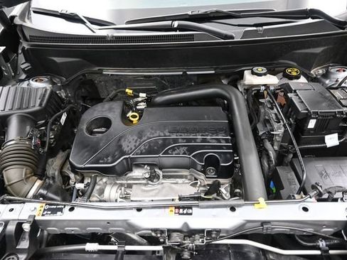 Used 2023 Chevrolet Equinox LT FWD image 32