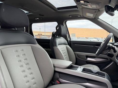 Used 2026 Kia EV9 Wind image 45