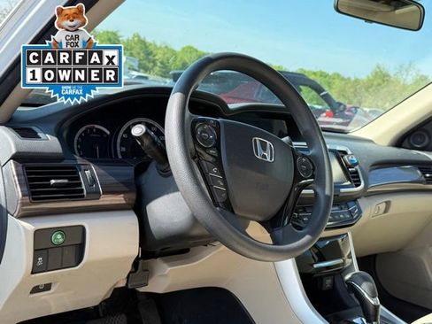 Used 2017 Honda Accord EX image 2