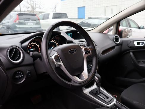 Used 2014 Ford Fiesta SE image 9