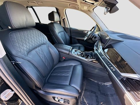 Used 2025 BMW X7 xDrive40i w/ Premium Package AWD/4WD image 31
