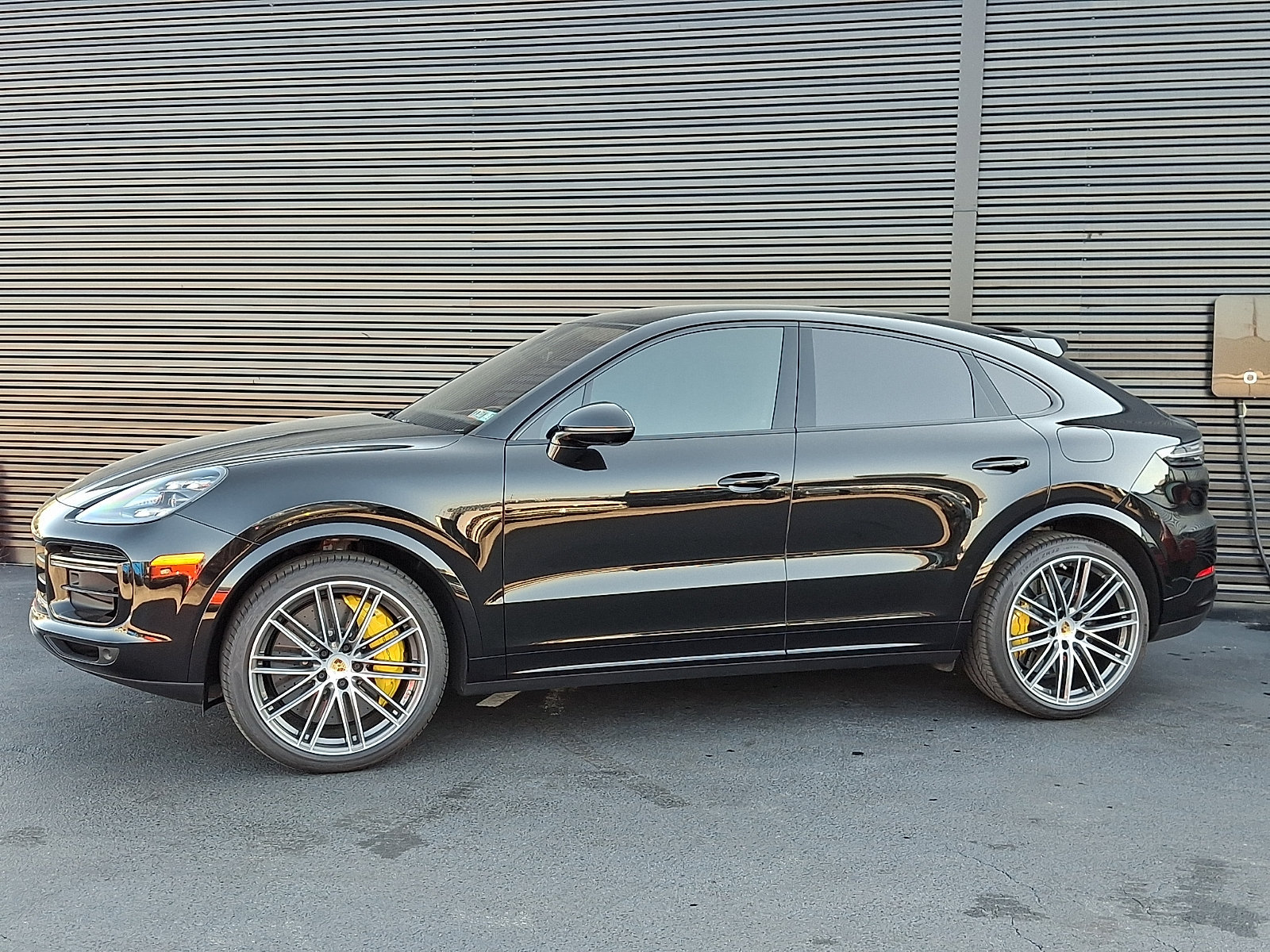 Certified 2023 Porsche Cayenne Turbo S AWD/4WD image 2